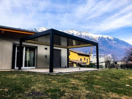 Bioklimatická pergola se stahovací střechou TIVOLI Bioklimatická pergola se stahovacími lamelami TIVOLI