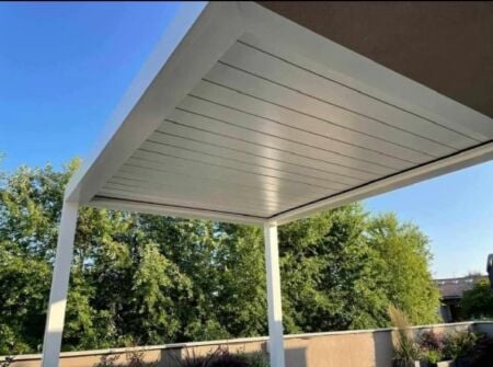 Bioklimatická pergola se stahovací střechou TIVOLI Bioklimatická pergola se stahovacími lamelami TIVOLI