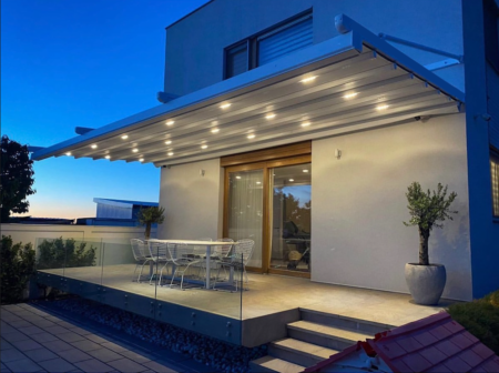 Posuvná hliníková pergola ERA HG - zastřešení terasy Pergola ERA HG se stahovací střechou